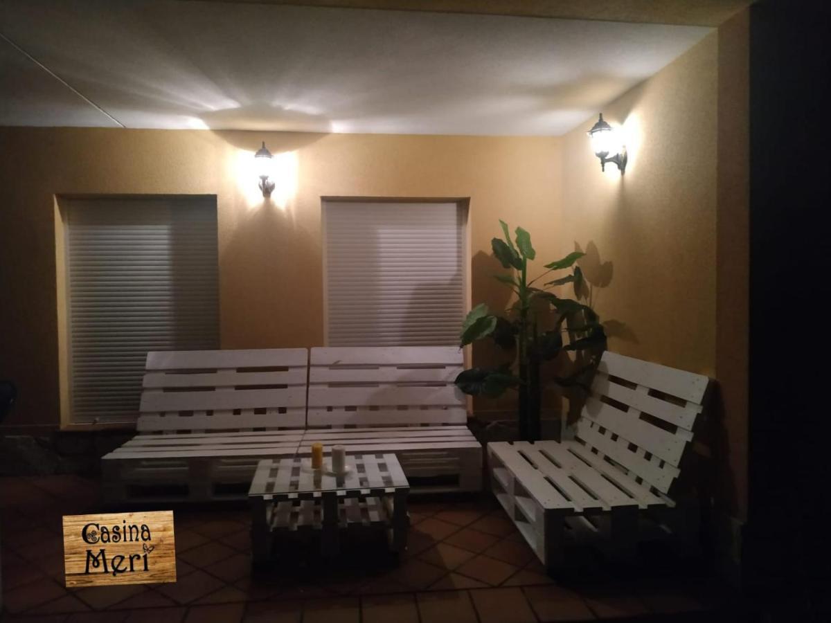 Casina Meri Pisones Luaran gambar
