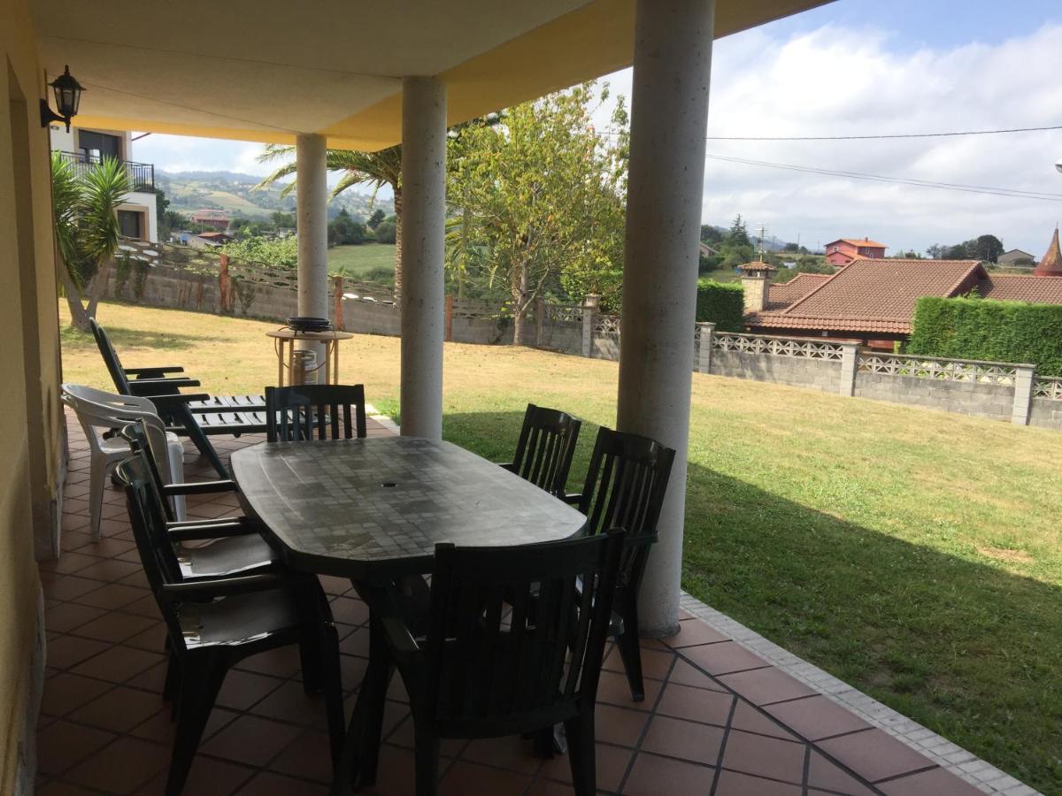 Casina Meri Pisones Luaran gambar