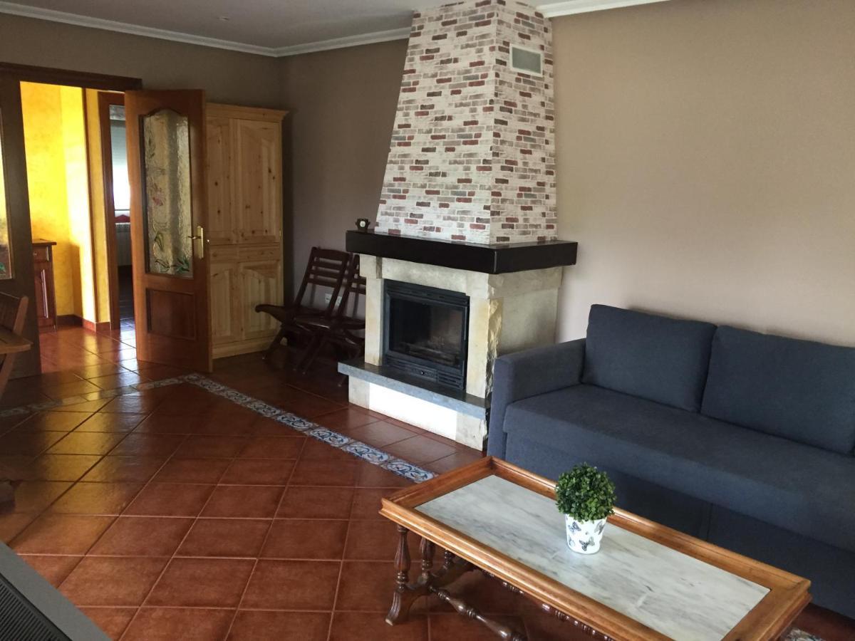 Casina Meri Pisones Luaran gambar